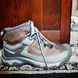 Keen Womens Hiking Boots